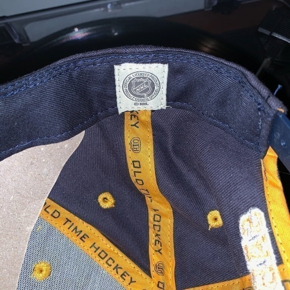 BUFFALO Sabres NHL SnapBack - Picture 6 of 7